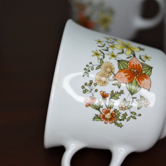 Set of 4 Corelle Tea Cups "Indian Summer" Coffee Cups Floral Trillium Primrose - Picture 5 of 6